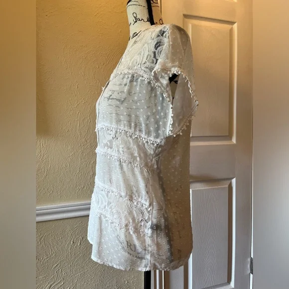The Limited White Swiss Dot Lace Top Cap Sleeve Size S Small EUC - Picture 3 of 8